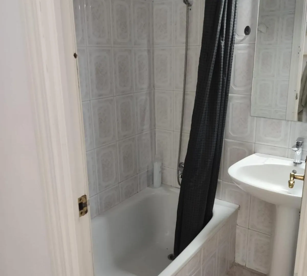 Habitacion Privada En Piso Compartido En 3 Planta Sin Ascensor No Es Piso Entero Fuengirola Ubytování v soukromí